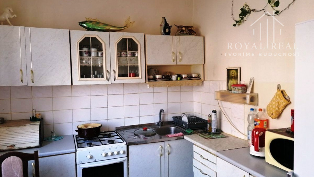 ADYHO - 2 -izbový byt 51 m2,  rekonštrukcia, CENTRUM mesta na pešo