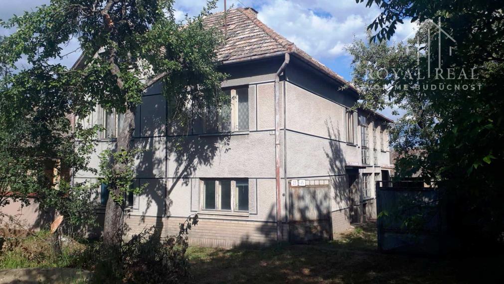 TOMÁŠOVCE 8-i dom,pôvodný stav,tehla,pozemok 720 m2