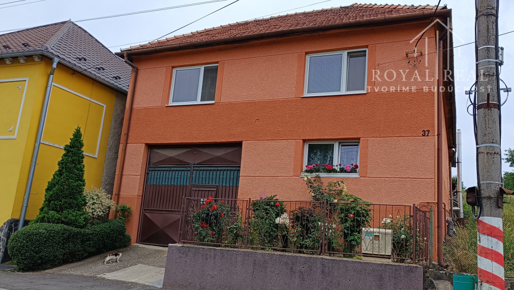 RODINNÝ DOM ČESKÉ BREZOVO OKR. POLTÁR .