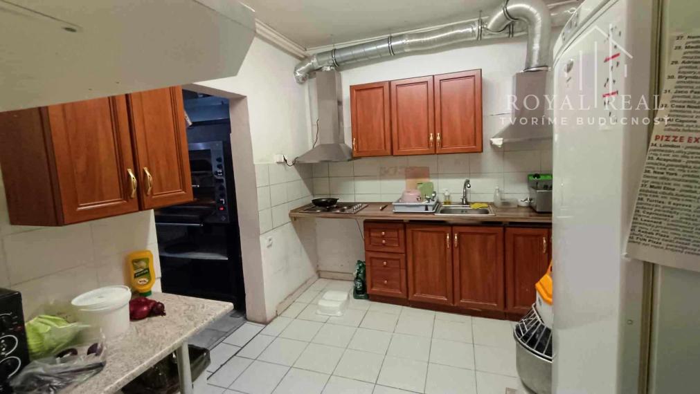 KOLONÁDA - bytový dom 202 m2 - PARKING pre 8 áut výnimočná INVESTIČNÁ PRÍLEŽITOSŤ