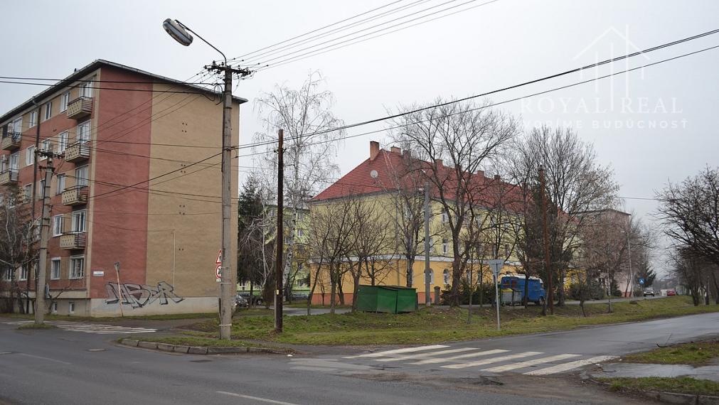 Malinovského-3-izbový  byt 77 m2 TEHLA s kompletnou občianskou vybavenosťou na pešo od domu