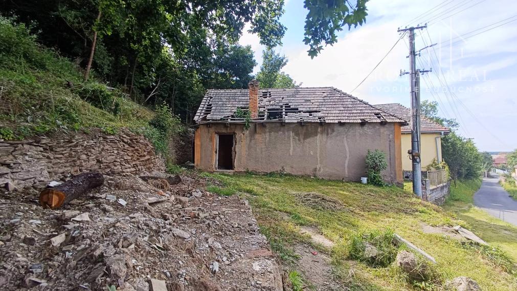 POLTÁR-pozemok 772 m2 PRIAMO POD LESOM