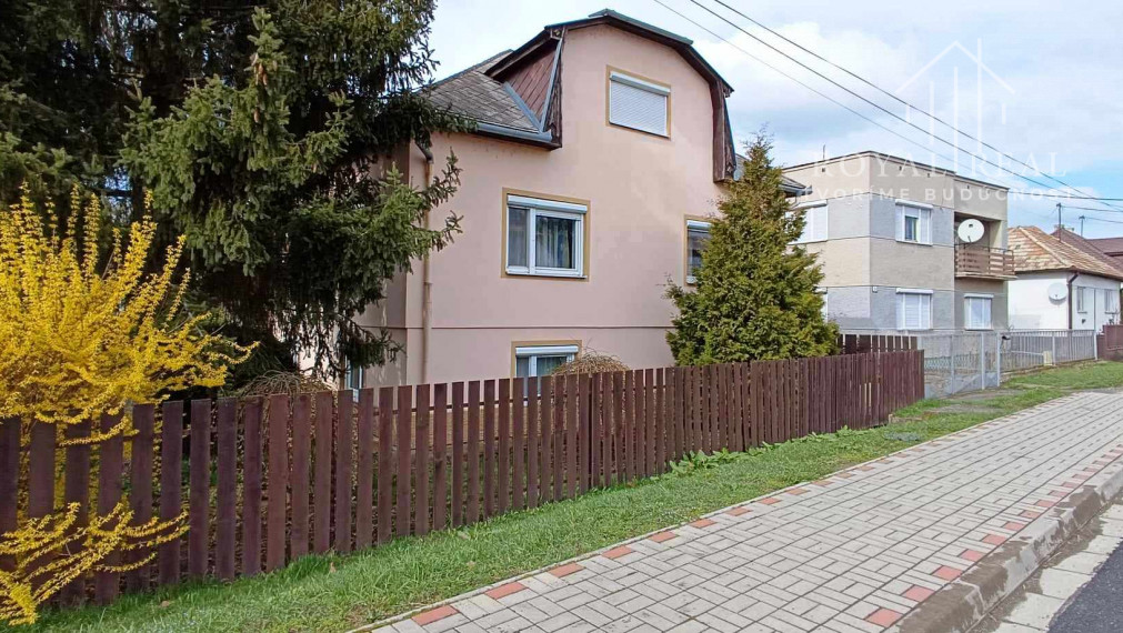 VEĽKÁ NAD IPĽOM okr. Lučenec 5-i RD, TERASA s vonkajším krbom, GARÁŽ pre 3 autá