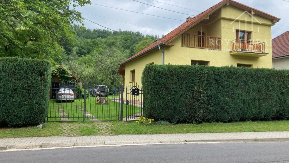 ZLATNO okr. Poltár - 4 -i DOM na pozemku 1249 m2, GARÁŽ, záhrada TICHÉ miesto ny bývanie