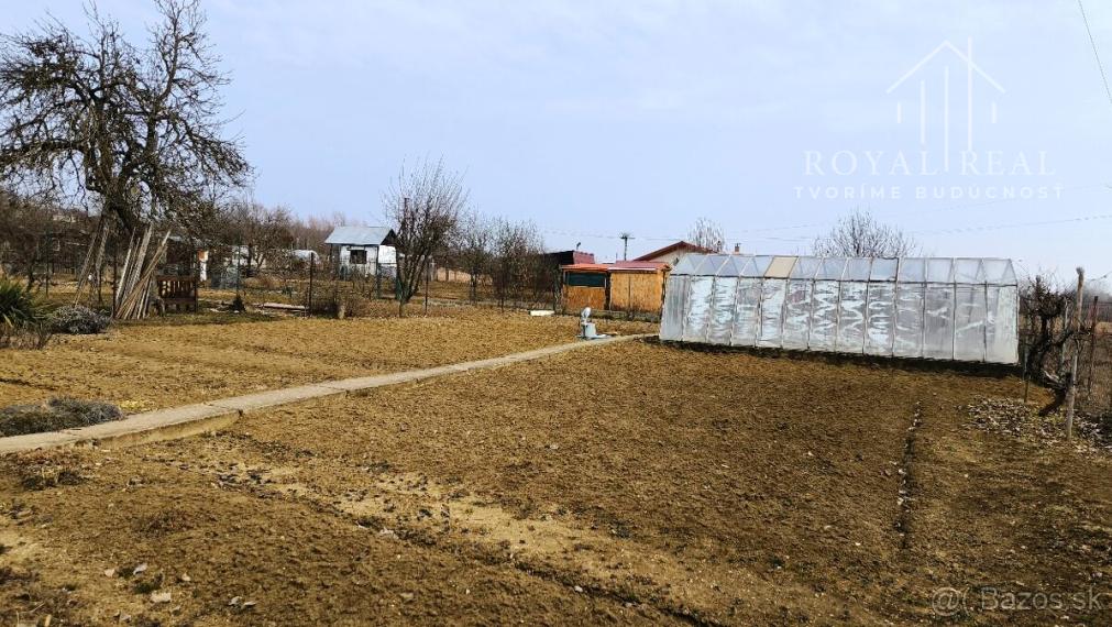 POLTÁR- záhradná chatka, sklenník, pitná voda v bezprostrednej blízkosti potoka