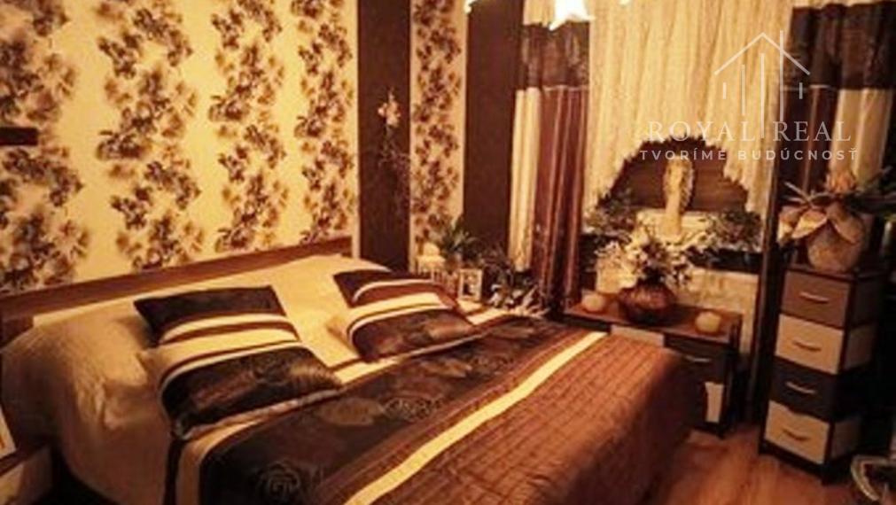 OSLOBODITEĽOV - 4-i KLIMATIZOVANÝ KOMPLETNE ZREKONŠTRUOVANÝ a KOMPLETNE ZARIADENÝ byt  v CENE