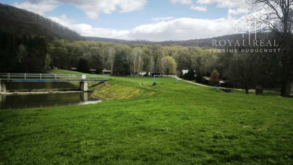 UHORSKÉ- Chatky 48 m2 pri vodnej ploche s celoročným užívaním