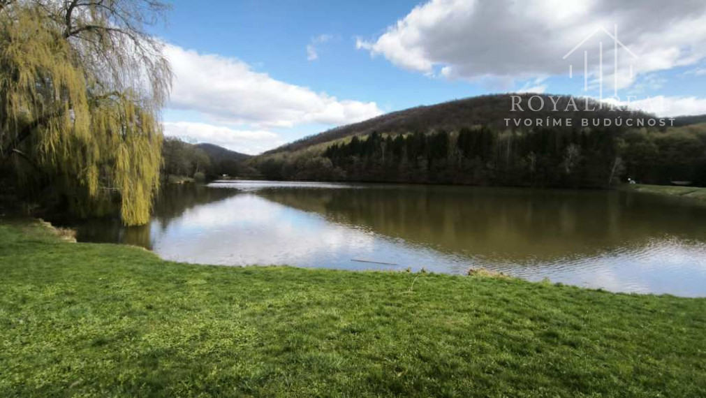 UHORSKÉ- Chatky 48 m2 pri vodnej ploche s celoročným užívaním