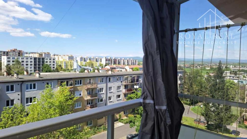 Rúbanisko I - 2 - izbový byt 46 m2, BALKÓN, čiastočná rekonštrukcia, KRÁSNY VÝHĽAD na okolie