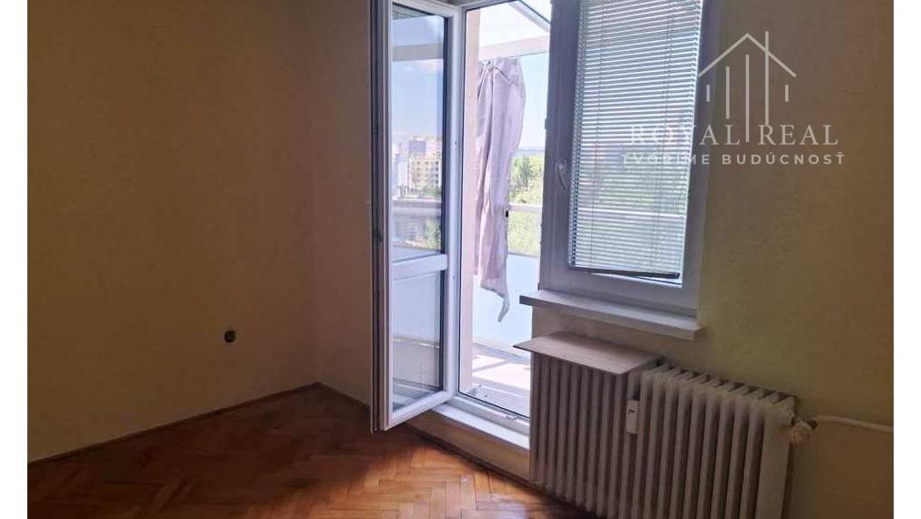 Rúbanisko I - 2 - izbový byt 46 m2, BALKÓN, čiastočná rekonštrukcia, KRÁSNY VÝHĽAD na okolie