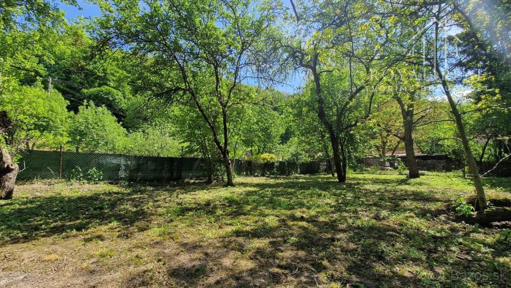 POLTÁR 2 izbový VÍKENDOVÝ domček (chalupa)na pozemku 1193 m2, pôvodný stav IDEÁLNY na REKONŠTRUKCIU