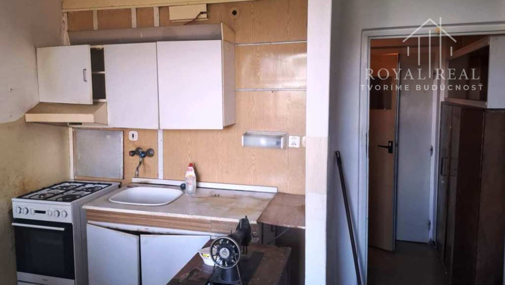 RÚBANISKO II - 1-izbový byt 37 m2, LOGGIA , pôvodný stav