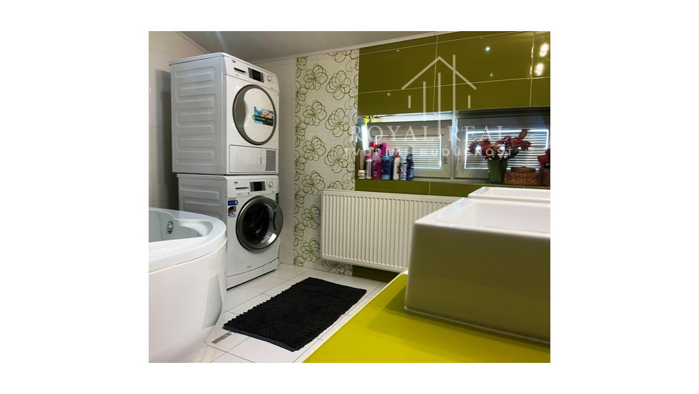 VIDINÁ okr. LUČENEC - RD 240 m2 , BAZÉN, TERASA, GARÁŽ - komplet zrekonštruovaný a zariadený