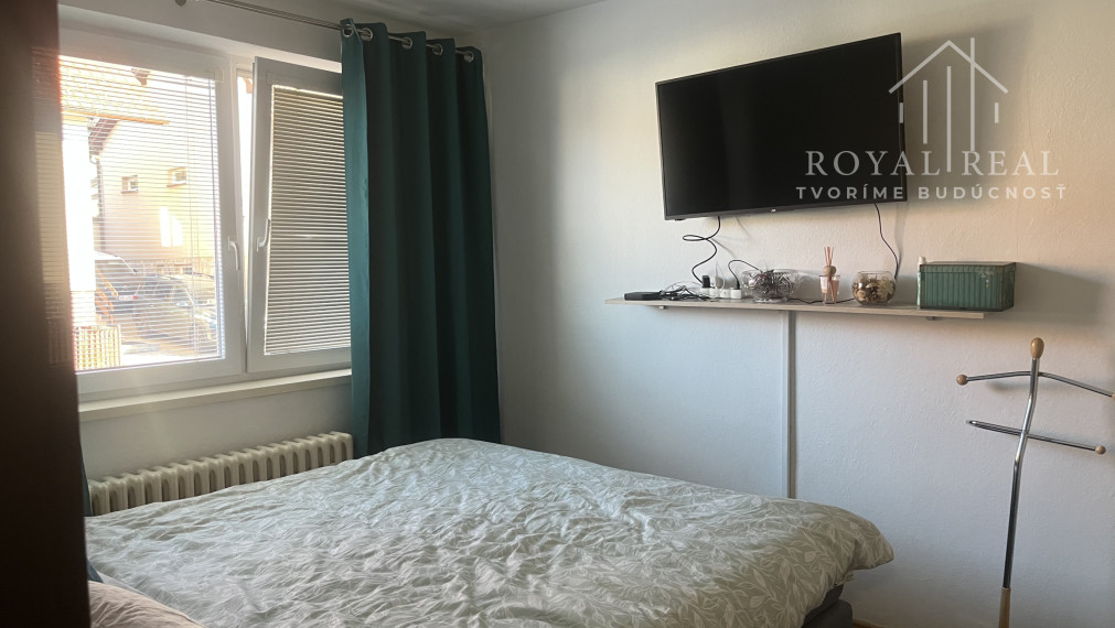 VIDINÁ okr. LUČENEC - RD 240 m2 , BAZÉN, TERASA, GARÁŽ - komplet zrekonštruovaný a zariadený