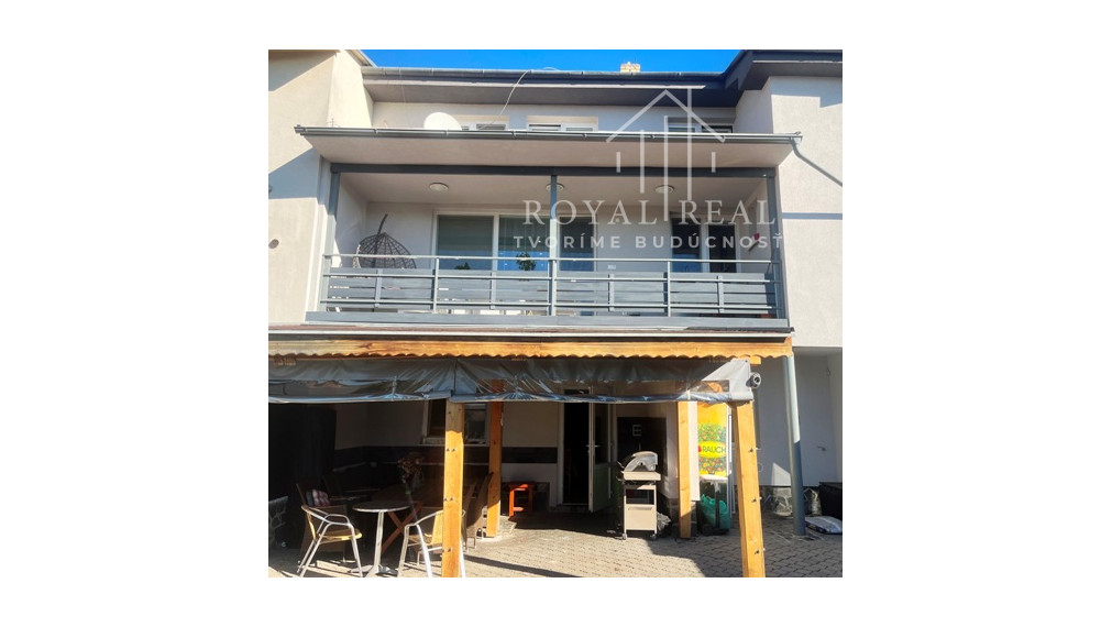 VIDINÁ okr. LUČENEC - RD 240 m2 , BAZÉN, TERASA, GARÁŽ - komplet zrekonštruovaný a zariadený