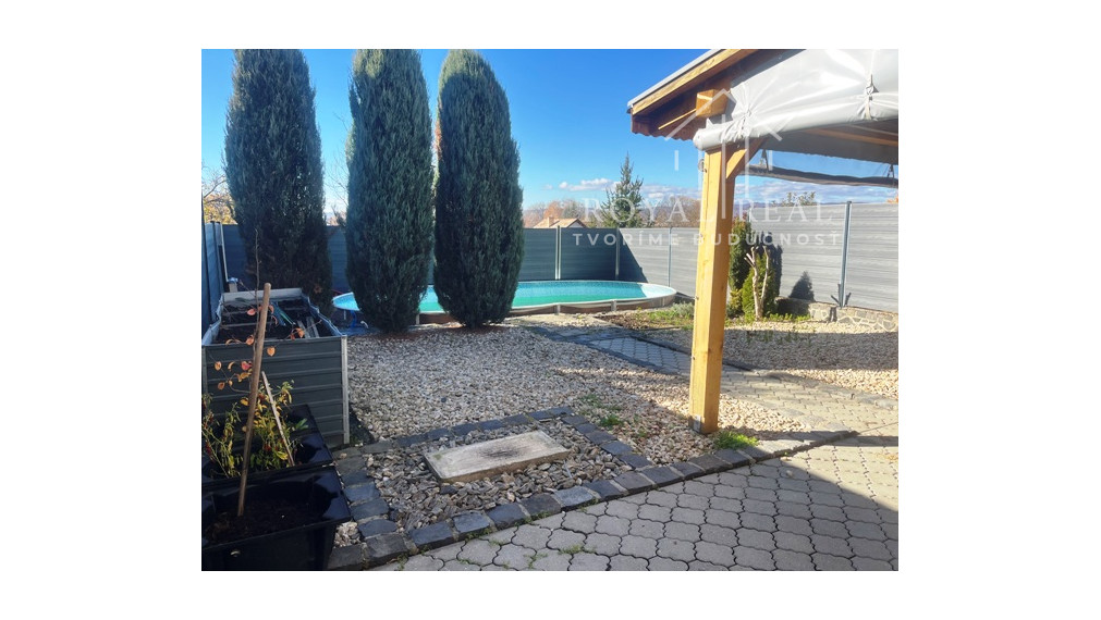 VIDINÁ okr. LUČENEC - RD 240 m2 , BAZÉN, TERASA, GARÁŽ - komplet zrekonštruovaný a zariadený