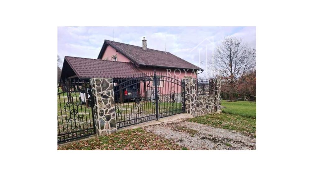 LUKOVIŠTIA okr. RIMAVSKÁ SOBOTA -  štýlovo zrekonštruovaná RODINNÁ USADLOSŤ 1,8 ha s bohatým zázemím