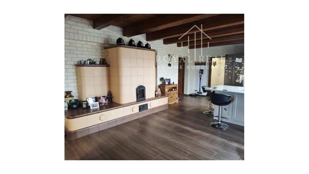 LUKOVIŠTIA okr. RIMAVSKÁ SOBOTA -  štýlovo zrekonštruovaná RODINNÁ USADLOSŤ 1,8 ha s bohatým zázemím