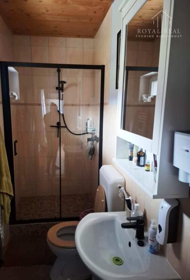 LUKOVIŠTIA okr. RIMAVSKÁ SOBOTA -  štýlovo zrekonštruovaná RODINNÁ USADLOSŤ 1,8 ha s bohatým zázemím