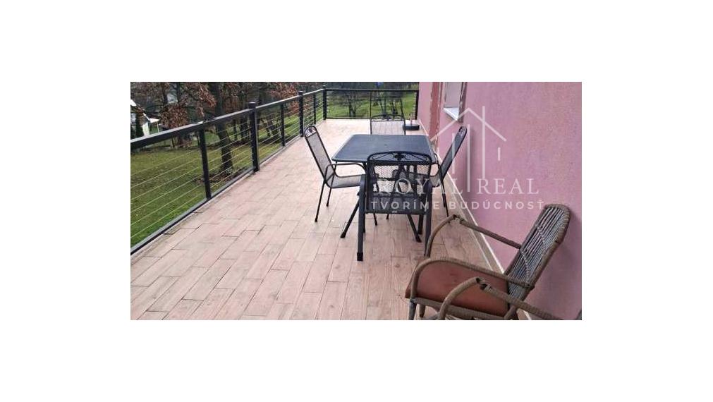 LUKOVIŠTIA okr. RIMAVSKÁ SOBOTA -  štýlovo zrekonštruovaná RODINNÁ USADLOSŤ 1,8 ha s bohatým zázemím