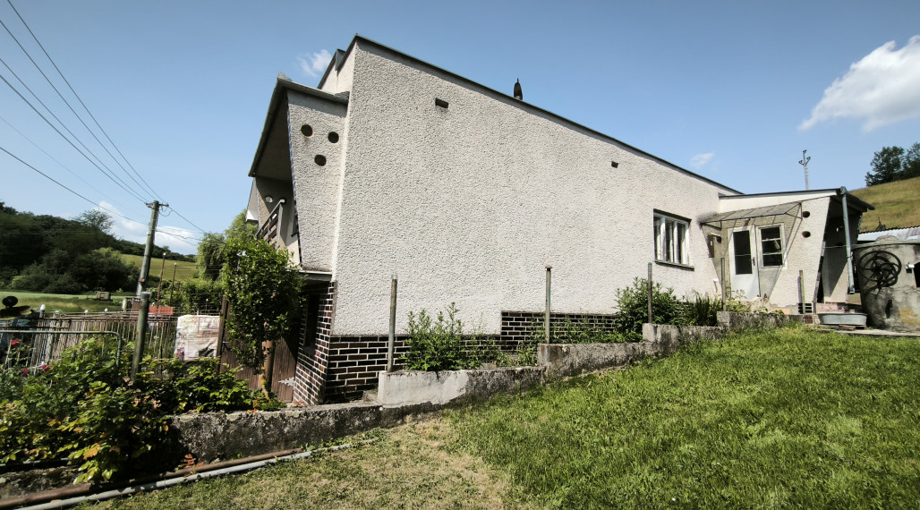 Menší rodinný dom - víkendový domček