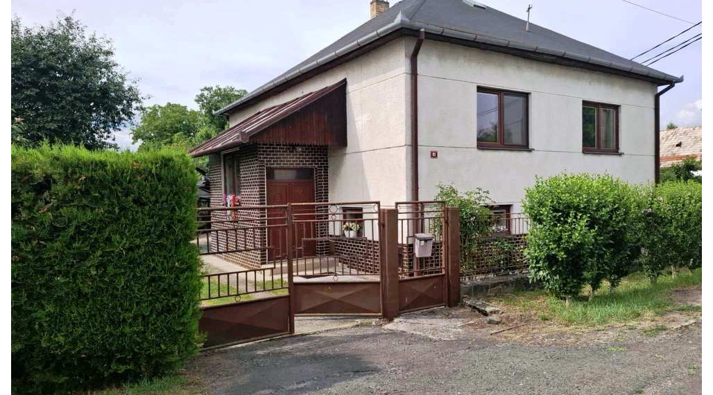 PANICKÉ DRAVCE - RD na pozemku 54 árov - ideálne farmárske bývanie na vidieku