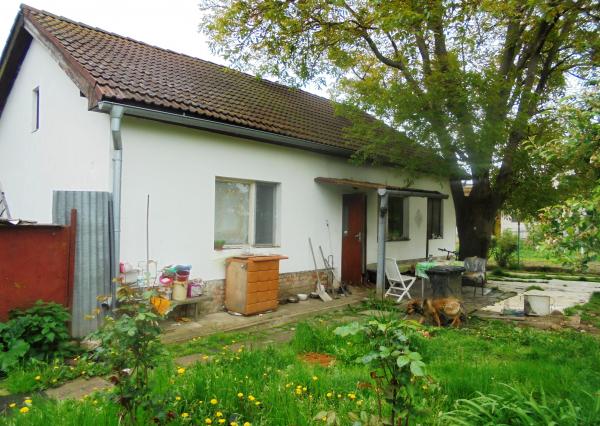 Malá Ves - prízemný RD na pozemku 1800 m2