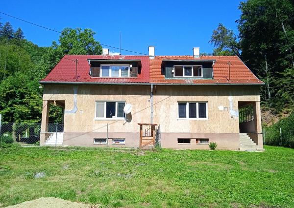 Bývajte na SAMOTE ! RD -chalupa na pozemku 1430 m2 pod LESOM