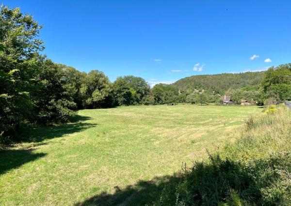 RADZOVCE - Stavebný pozemok 7960 m2 pre rodinne domy