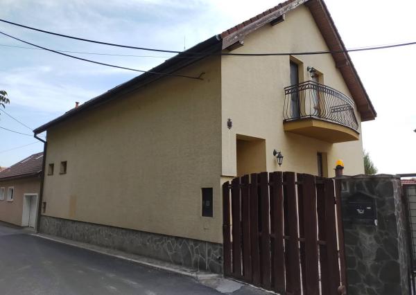RD 220 m2 altánok, jazierko, priamo pod KAŠTIELOM
