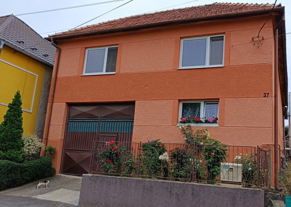 RODINNÝ DOM ČESKÉ BREZOVO OKR. POLTÁR .