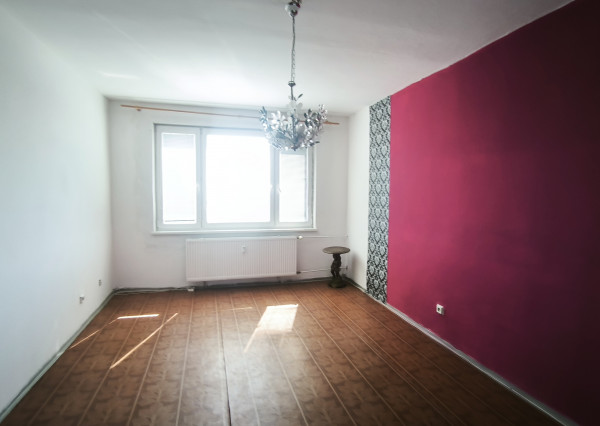 3 IZBOVÝ BYT S BALKÓNOM LUČENEC
