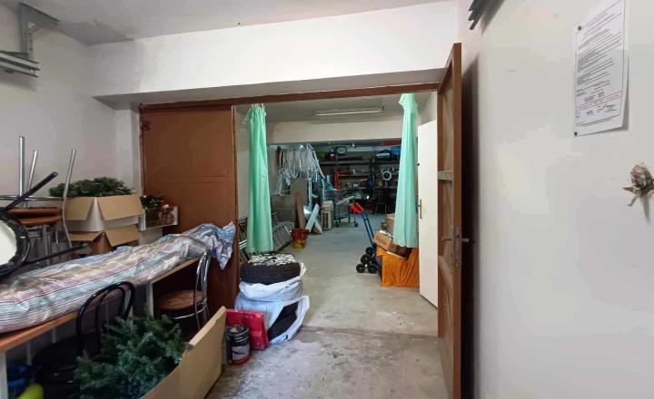 KOLONÁDA - bytový dom 202 m2 - PARKING pre 8 áut výnimočná INVESTIČNÁ PRÍLEŽITOSŤ - fotografia 9