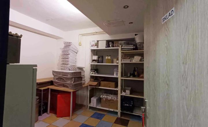 KOLONÁDA - bytový dom 202 m2 - PARKING pre 8 áut výnimočná INVESTIČNÁ PRÍLEŽITOSŤ - fotografia 8