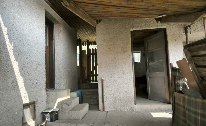 Menší rodinný dom - víkendový domček - fotografia 4