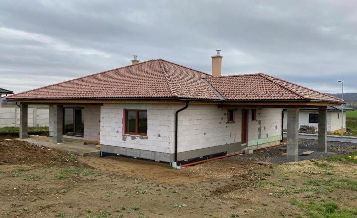 NOVÉ MIKUŠOVCE okr. Lučenec,ROZOSTAVANÁ NOVOSTAVBA rod. domu - fotografia 2